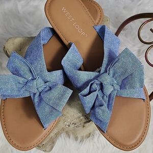 Size 9/10 Sandals with Large Bow